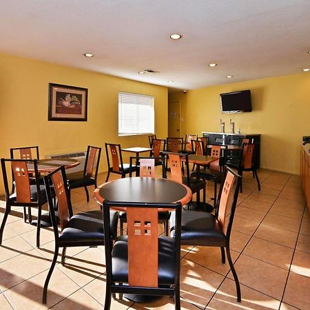 Xecutive Inn And Suites Center Luaran gambar